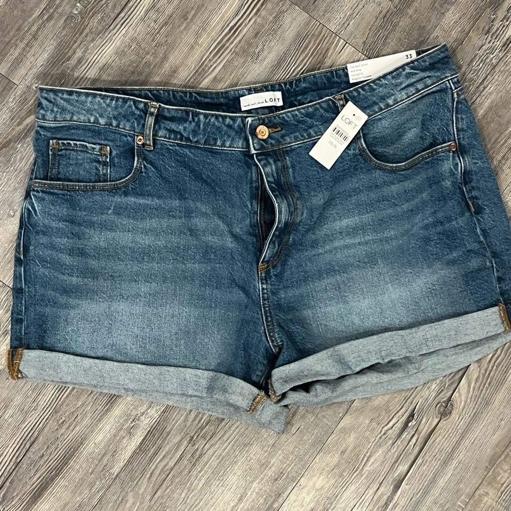 LOFT The Roll Short - Blue Jean Shorts with Cuffed Hem and Relaxed Fit - NWT